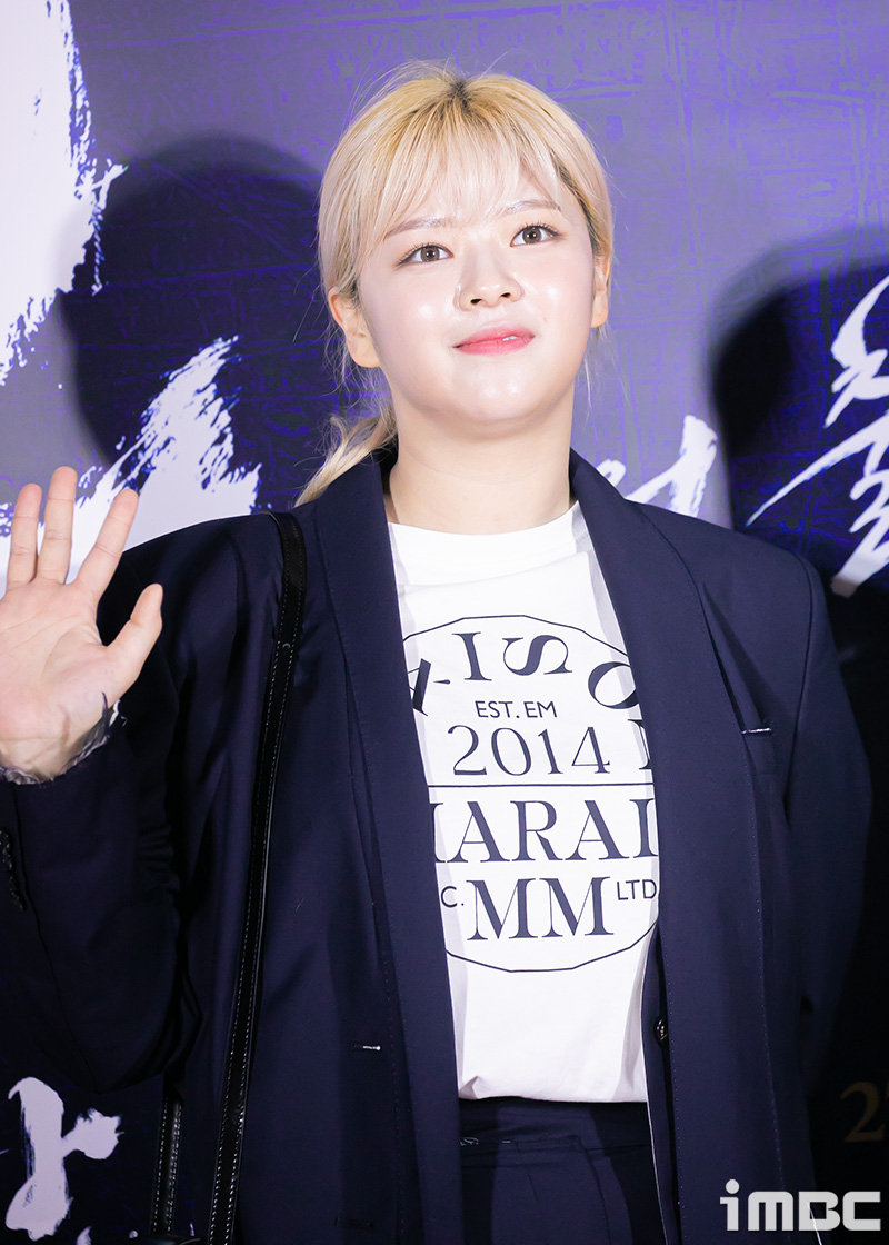 <b>트와이스 정연</b>, <b>건강</b> 문제로 필리핀 공연 불참 "양해 부탁" [공식입장]