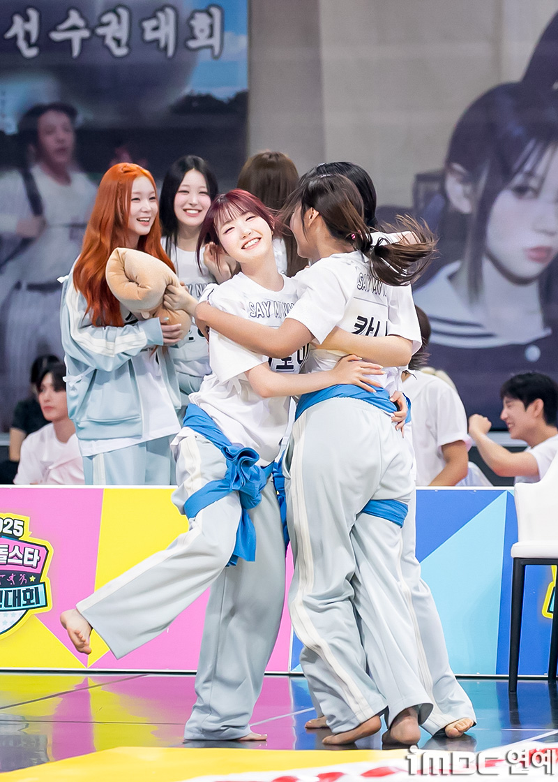 [포토] <b>세이마이네임</b>, <b>씨름</b> 금메달! (<b>아육대</b> B하인드)