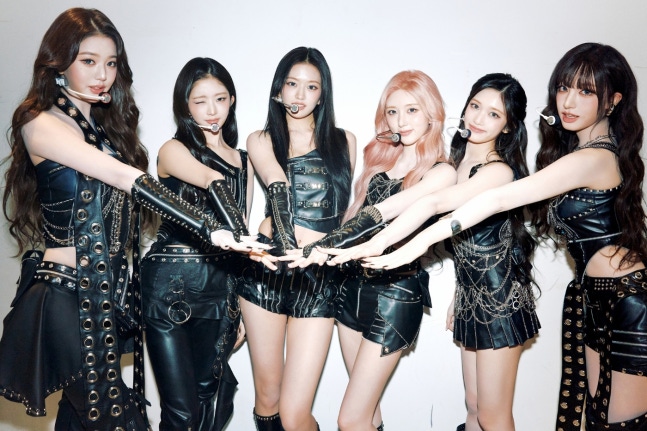 IVE Kicks Off 'SHOW WHAT I AM' World Tour With Explosive Seoul Concerts