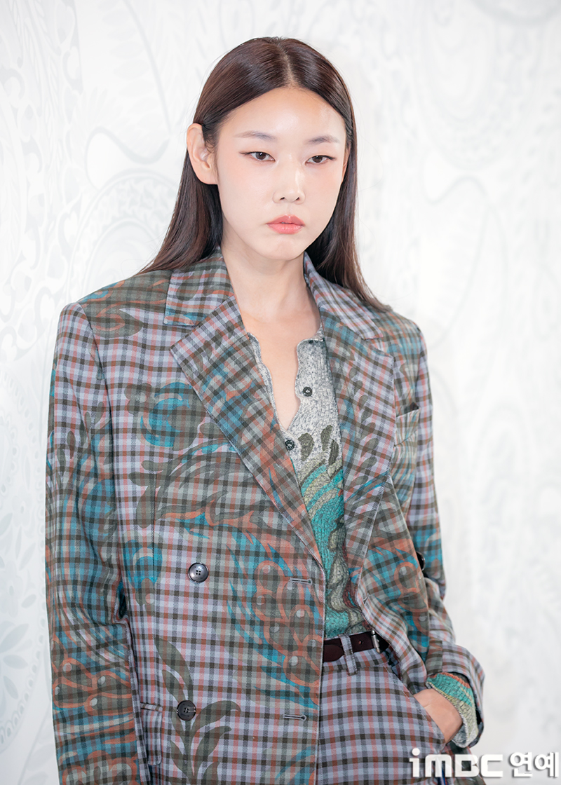 <b>한혜진</b>이 코인 방송?…86만 <b>유튜브</b> 채널 <b>해킹</b> 당해