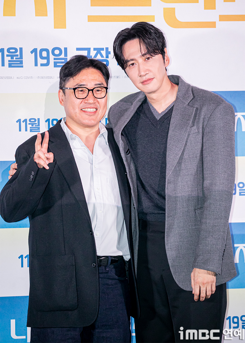 [포토] <b>이광수</b> 김성훈 감독, '<b>나혼자 프린스</b>' 기대