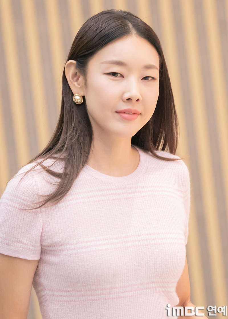 "속상하고 황망"…<b>한혜진</b>, <b>유튜브 해킹 피해</b> 심경