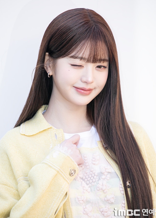 봄을 떠오르게 한 아름다운 원영님의 패션