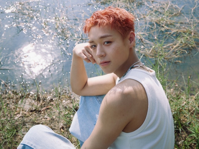 Ảnh concept thứ tư của album single đầu tiên RE:FLECT.