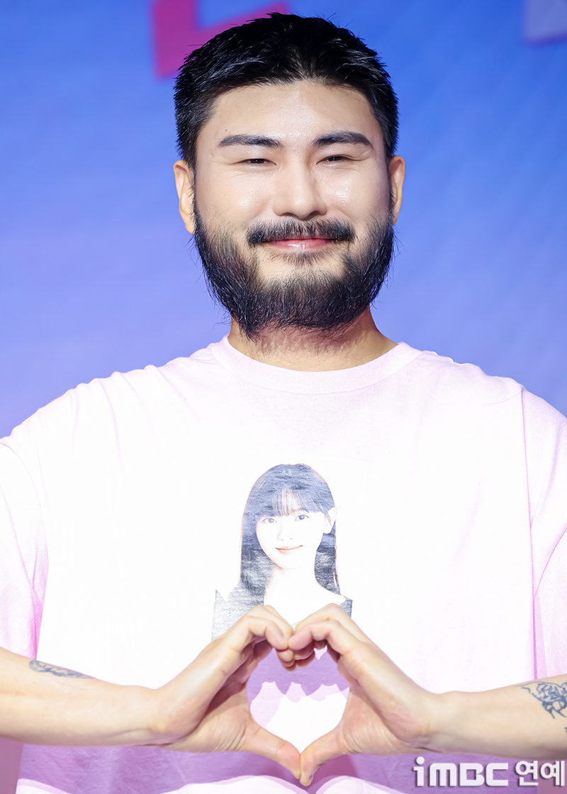 '모솔연애2' <b>카더가든</b> "<b>강한나</b> 얼굴 <b>티셔츠</b> 입은 이유? 존경해서"