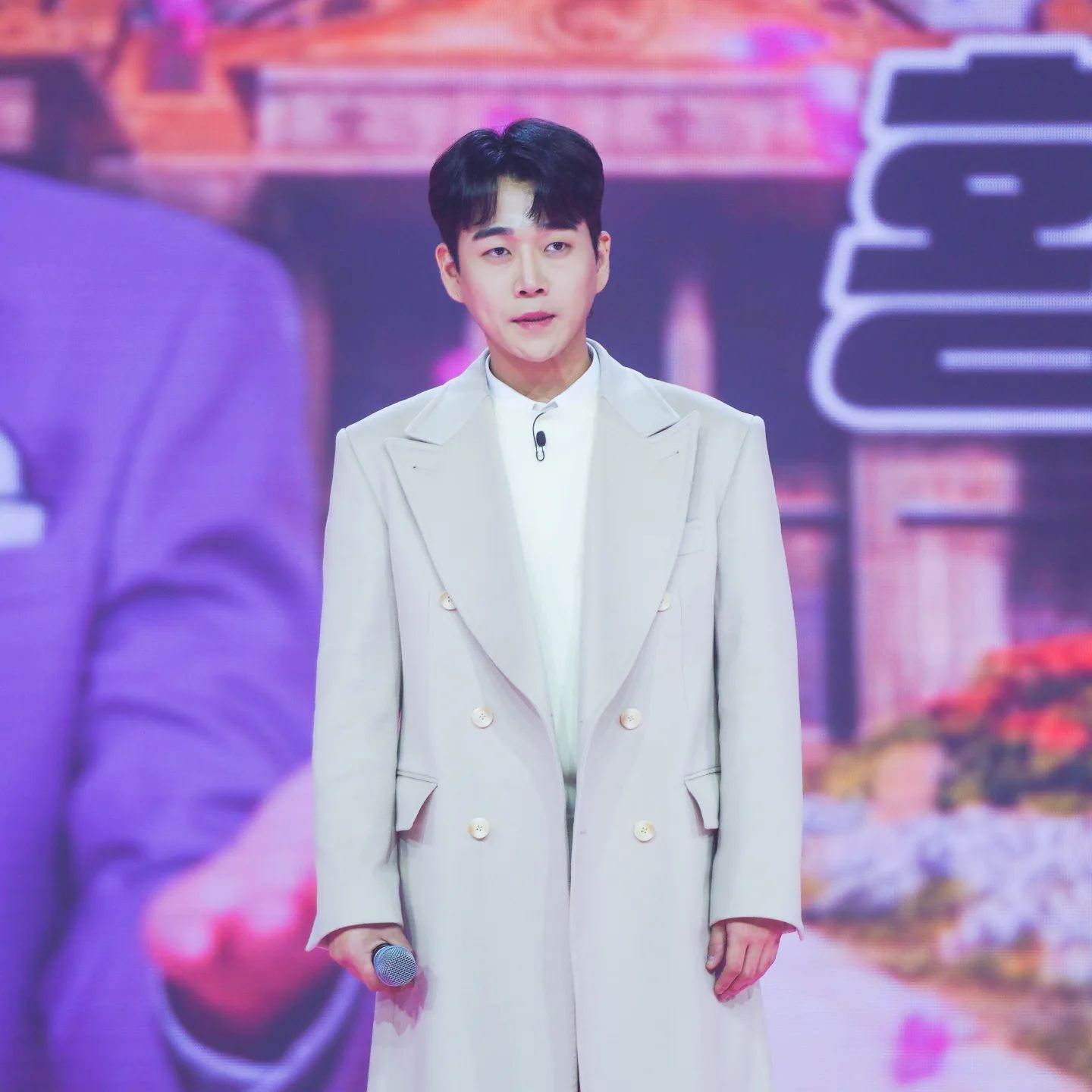 <b>황영웅</b> KBS 주말극 가창 논란에 <b>OST</b> 제작사 "문제 없다 판단해 섭외" [전...