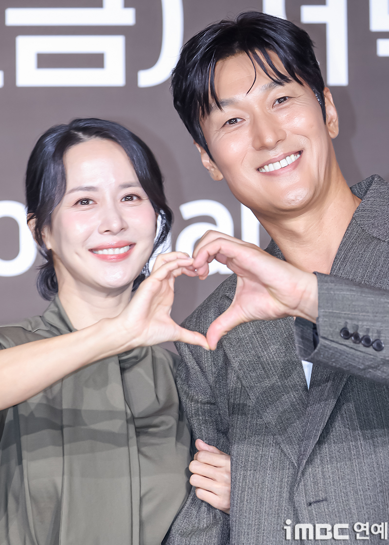 [포토] 조여정 <b>김재철</b>, 케미 기대하세요