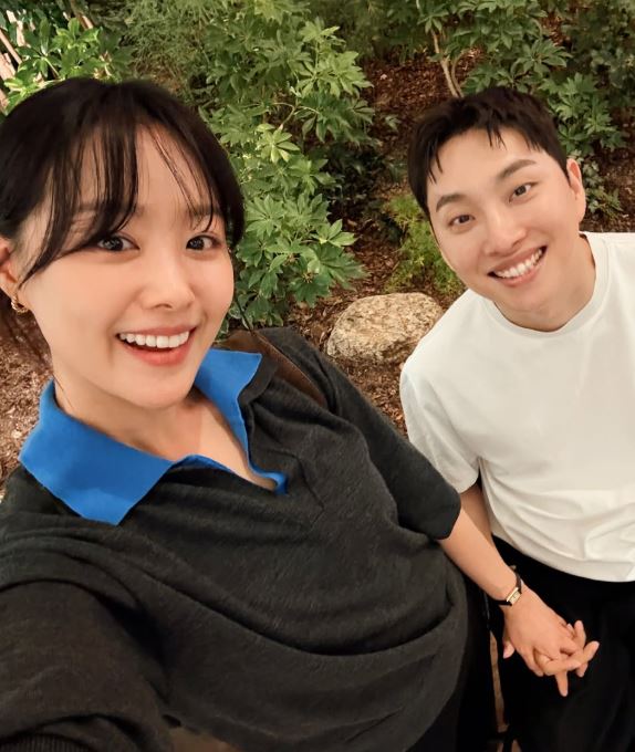 박위 아내 <b>송지은</b>, 쏟아진 악플에…결국 <b>SNS 댓글</b>창 폐쇄 [소셜in]