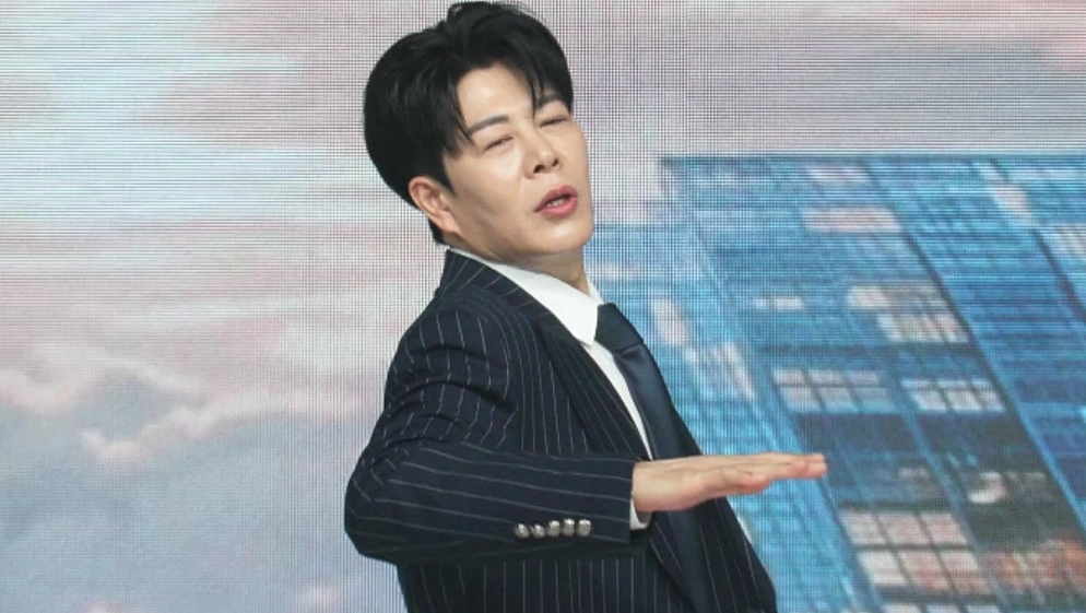 ‘<b>전설의 사내</b>’ 이루네, 에이티즈 최산 ‘BAD’ 챌린지로 현장 초토화
