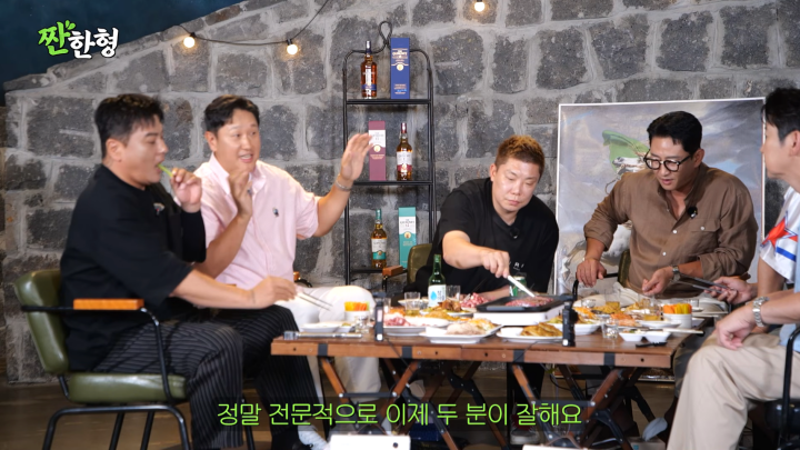 이대호 "<b>박용택</b>, <b>야구 해설</b> 전문적이지만 말이 길어"