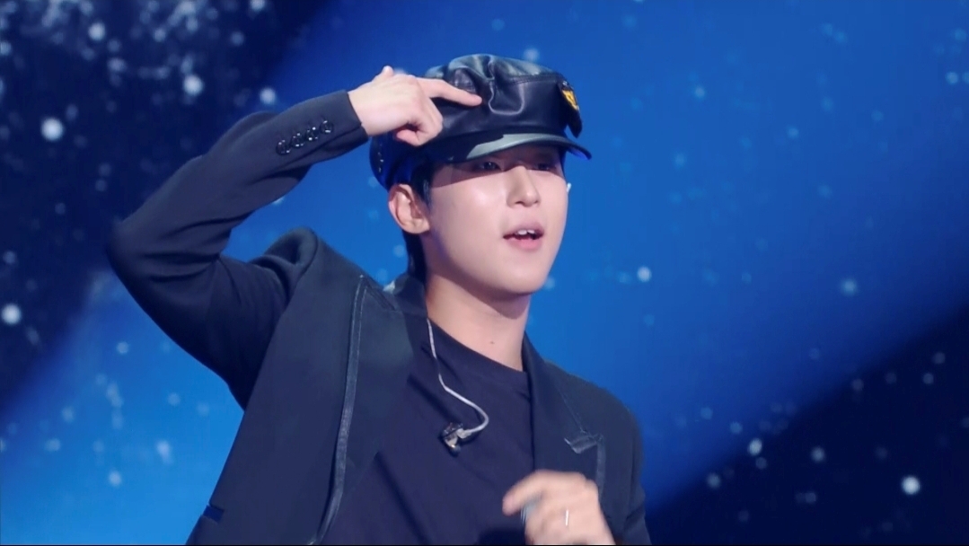 ‘<b>더 시즌즈</b>’ <b>빅나티</b>, 입대 전 마지막 방송…‘빅뱅 팬’ 母 깜짝 <b>출연</b>