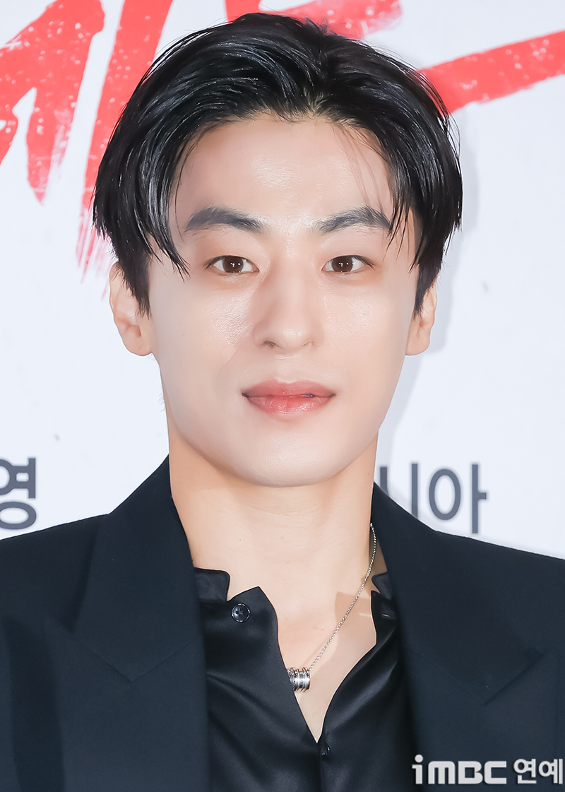 <b>구교환</b><b>이옥섭</b>, 4년째 법적 부부였다…2022년 <b>혼인신고</b>