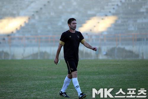 모따, 성남FC 훈련장서 포착…입단 초읽기?