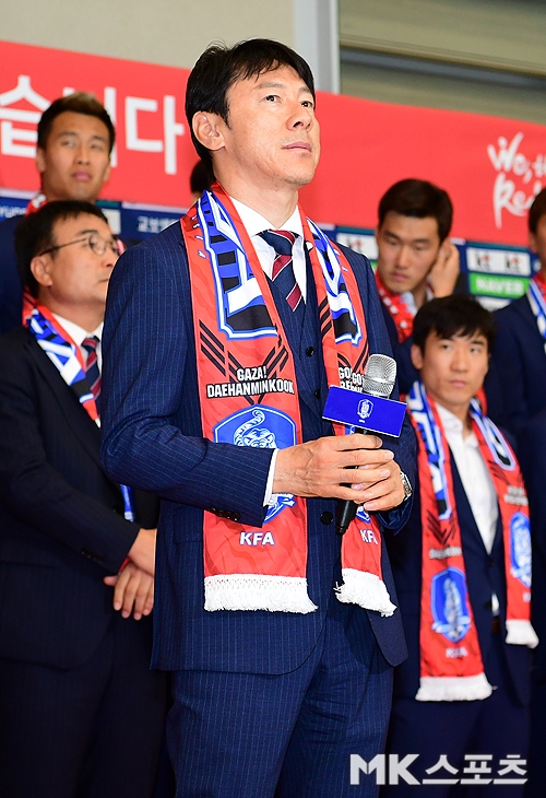 [월드컵] <b>신태용</b> <b>재신임</b>? 정몽규 회장 “1승이라도 예상했었나”