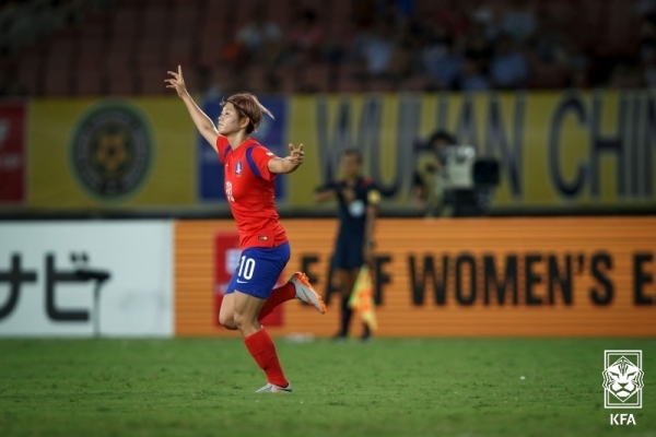‘2015 <b>월드컵</b> <b>16강</b> 주역’ 전가을, 5일 필리핀전 앞서 <b>은퇴식</b> 가져… 유영실...