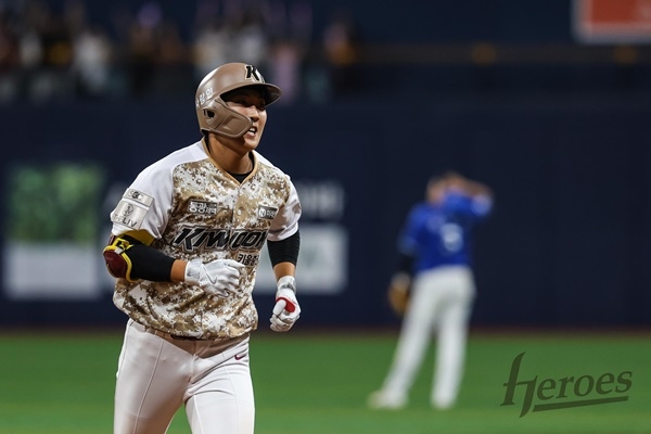 [分享] 出球致勝出品 選秀落榜生熬上一軍逆轉砲