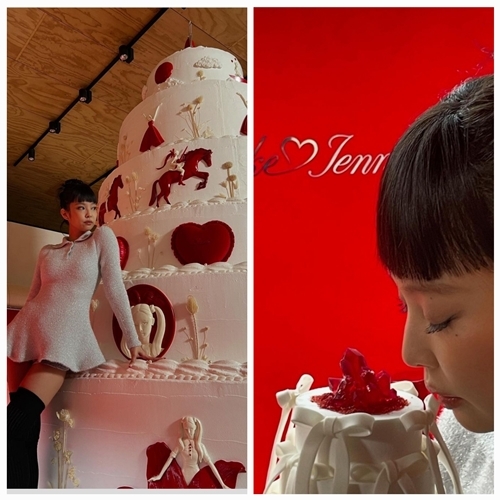 제니 인스타업뎃 케이크요정👠🍰 NUDAKExJENNIERUBYJANE
