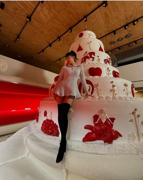 제니 인스타업뎃 케이크요정👠🍰 NUDAKExJENNIERUBYJANE