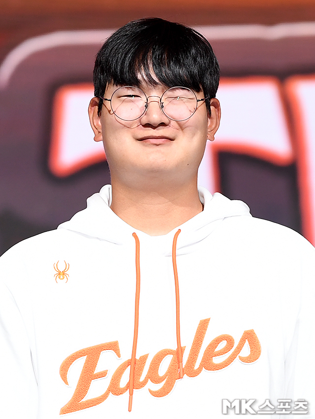 “타자와 싸움이 먼저”…더 이상 구속 신경쓰지 않는 한화 김서현, 목표는 “풀타임 시즌 소화” [MK인터뷰]