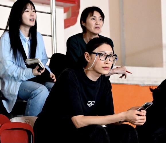 어드바이저로 <b>트라이아웃</b> 찾은 <b>배구</b>여제 김연경, 은퇴 후에도 의리 지킨...