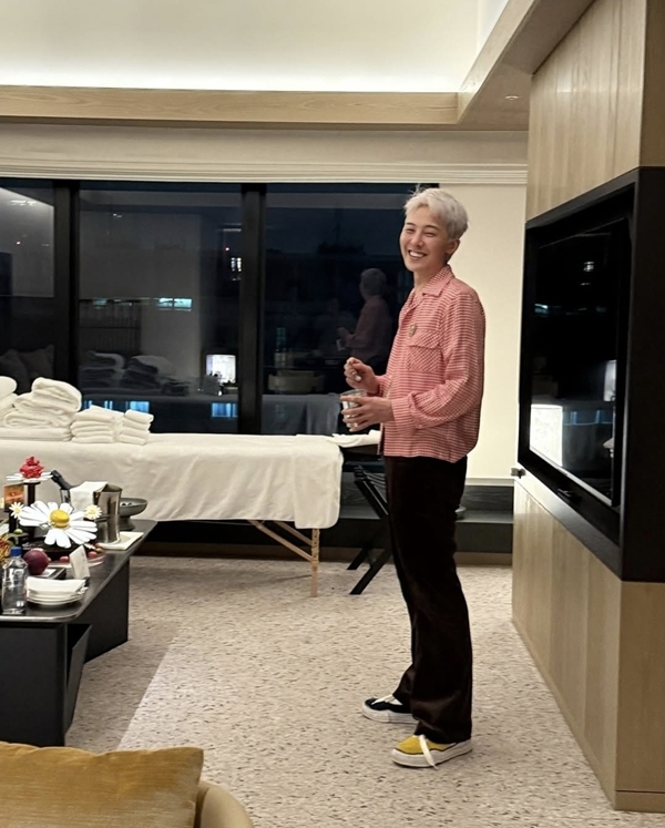 Foto-foto GD baru-baru ini, yang suasananya sendiri merupakan sebuah karya seni