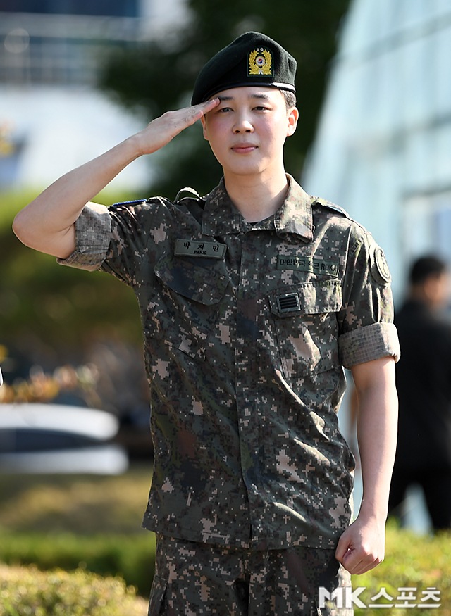 11일 드디어 제대한 지민님과 정국님