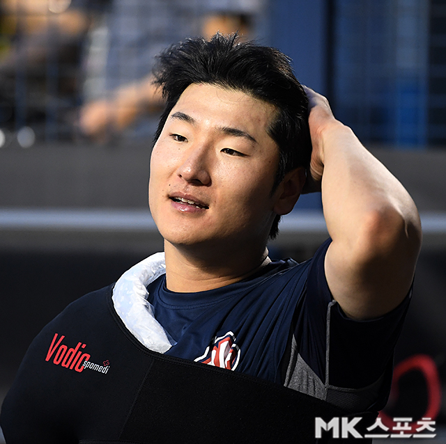 <b>곽빈</b> ‘되찾은 <b>승리</b>의 미소’ [MK포토]