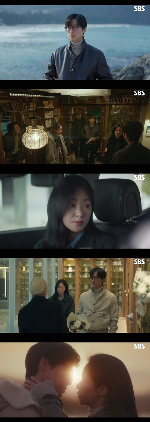 <b>남궁민</b>, <b>전여빈</b> 향한 사랑 자각…‘<b>우리영화</b>’ 최고 4.9% 기록 [MKTV시...
