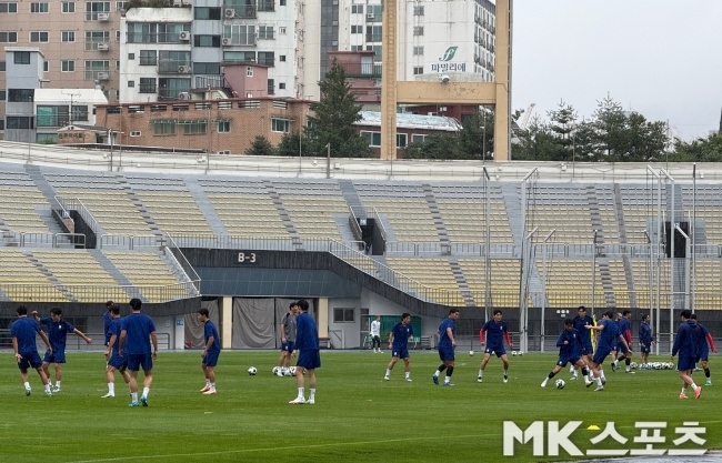 일본 꺾고 ‘<b>우승</b> 도전’, 캡틴 <b>조현우</b>의 각오…“<b>무실점</b>으로 일본 잡겠...