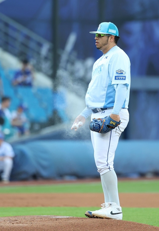 <b>1위</b> 보인다!…‘임찬규 KKKKK 2실점’ 2위 LG, 삼성 3연패 빠뜨리며 파죽...