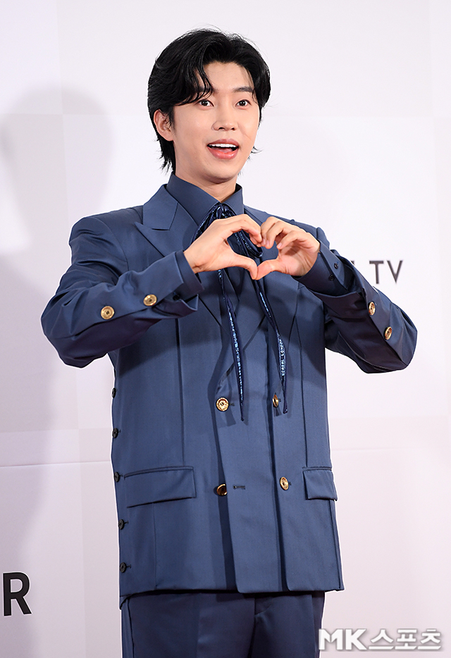 <b>임영웅</b>, 여전한 파급력…<b>청음회</b> ‘IM HERO 2’ <b>예매</b> 오픈과 함께 서버 폭...