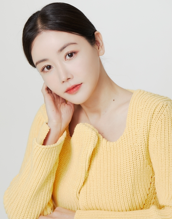 <b>황우슬혜</b>, <b>VAST엔터테인먼트</b>와 전속계약 체결...새로운 도약 [공식]