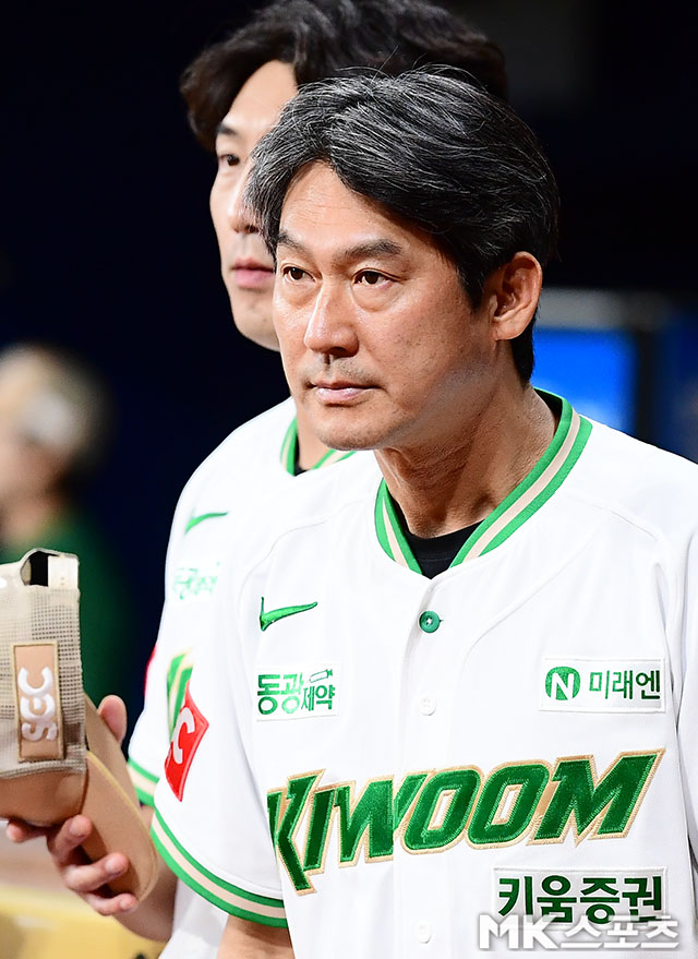 키움, <b>설종진 감독</b> 공식 <b>선임</b>...대행 떼고 2년 총액 6억 조건 [공식발표...