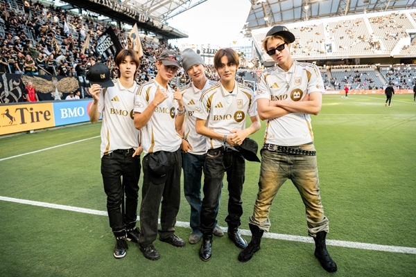 <b>코르티스</b>, <b>손흥민</b> 선수 <b>홈구장</b> 깜짝 등장...LAFC ‘승리 요정’ 등극