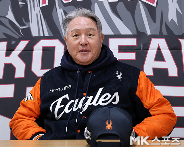 <b>김경문 감독</b> ‘한국시리즈 <b>우승</b> 한 푼다’ [MK포토]