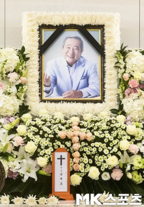 ‘국민 아버지’ 故 <b>송재호 5주기</b>, 오늘도 그리운 이름… 배우계 큰 별...