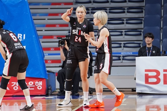 상승세 제동 걸었다!…‘<b>김소니아</b> 더블더블+<b>안혜지</b> 24<b>득점</b>’ BNK, 하나은...