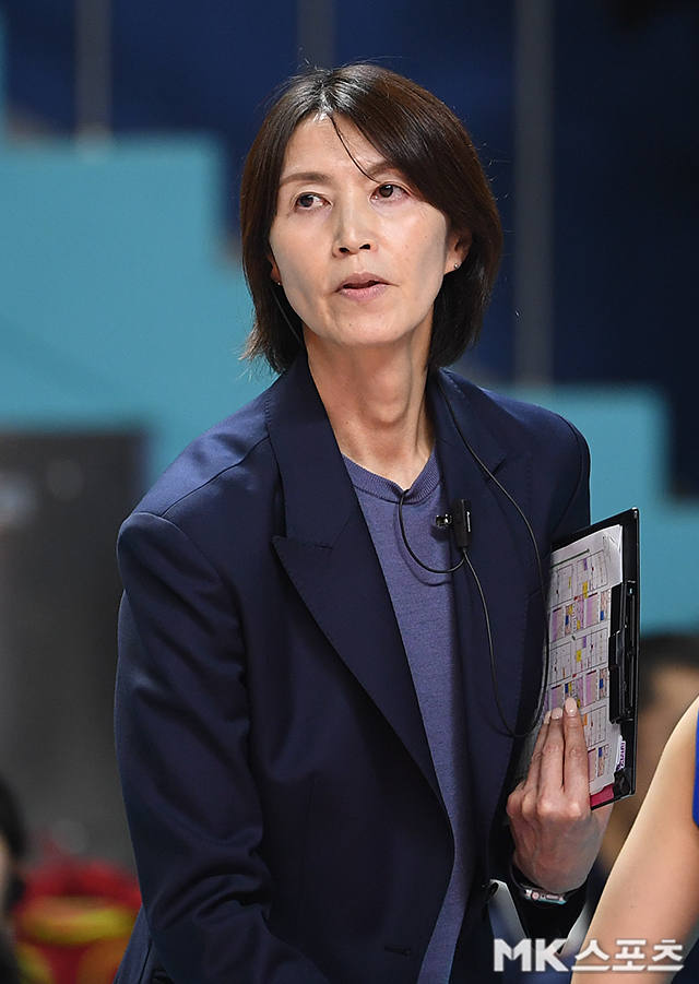 요시하라 토모코 감독