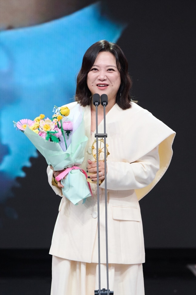 “모두가 말을 아꼈다”…김숙, ‘논란’ 속 박나래 이름을 불렀다