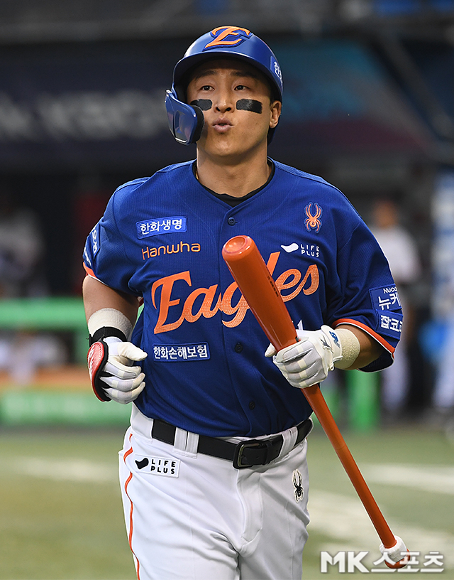 너무나 추운 겨울 보내고 있는 손아섭, 한화에 극적 잔류하나