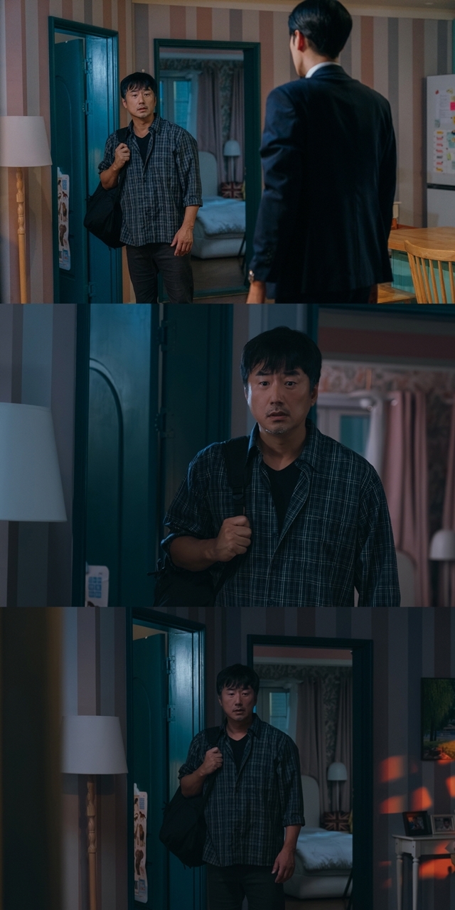 柳勝秀在tvN水木劇《給你宇宙》中飾演宣規泰揭開家庭秘密