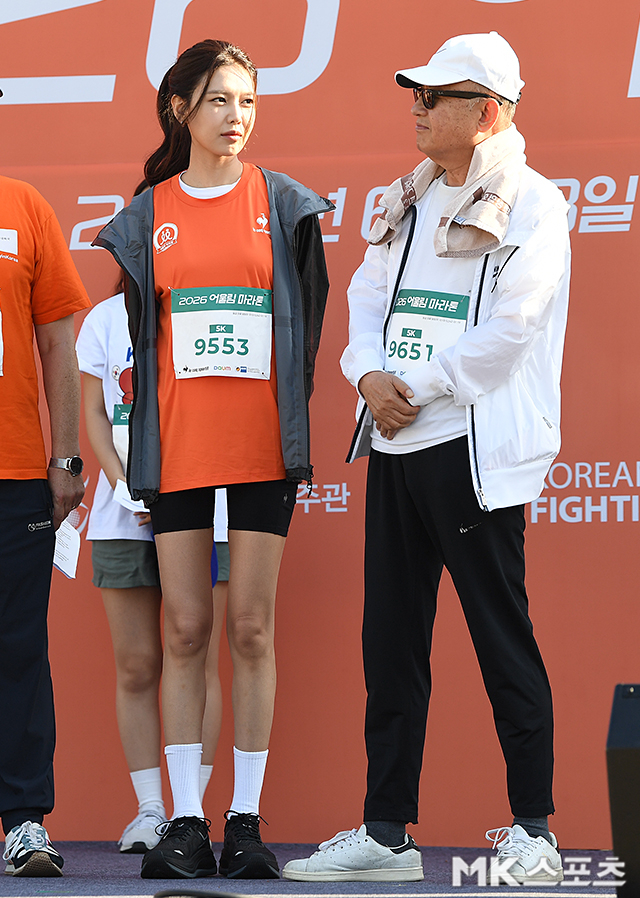 소녀시대 <b>수영</b> ‘늘씬한 <b>키</b> 아버지 닮았네’ [MK포토]
