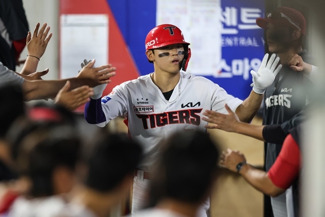 리오스 무너뜨렸다!…‘김호령 천금 2루타→김도영 결승타+나성범 쐐기 투런포’ KIA, LG에 전날 패배 설욕하며 2연패 탈출