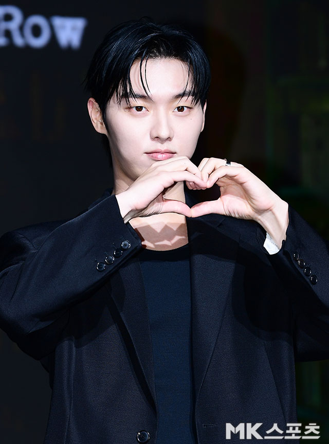 최현욱 ‘<b>맨 끝줄 소년</b>’ [MK포토]