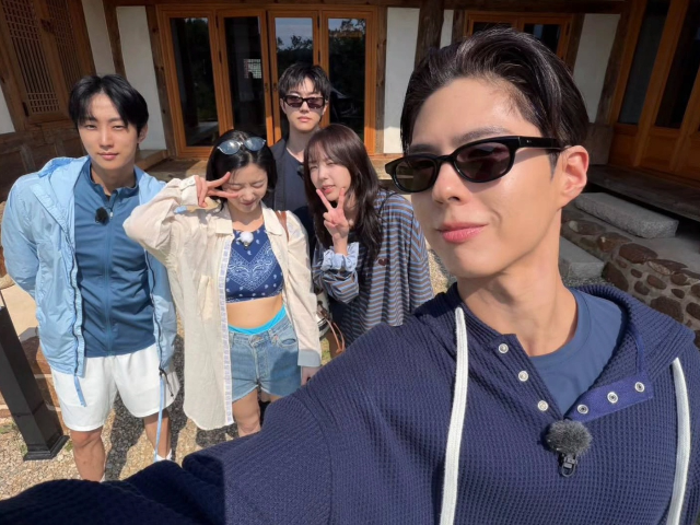 Park Bo-gum Admits He's 76kg Now vs. 65kg in Moonlight Drawn by Clouds: 10 Years Later
