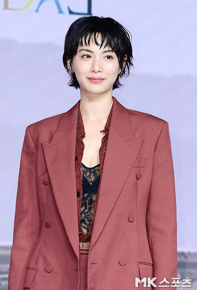 <b>나나</b>, <b>자택 침입 강도</b> 피해 후 1년…“사과 없이 허위 주장 반복” 분 [...