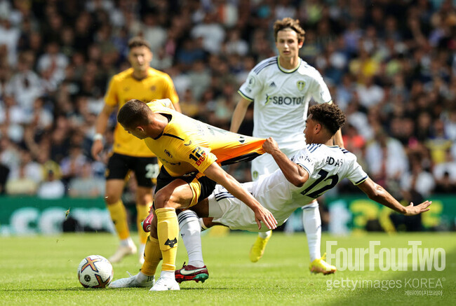 [epl.reivew] '<b>황희찬</b> 1도움' 맹활약에도 <b>울버햄튼</b>, <b>리즈전</b> 1-2 역전패