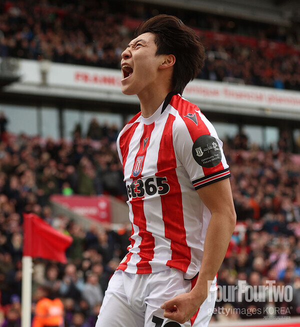 배준호, <b>양민혁</b> 앞 <b>환상골</b> 후 '포효'…스토크, QPR에 2-0 앞서며 전반 종...