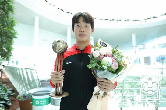 [442.live] 2년 만에 재회한 'U-20 WC 4강 주역'…<b>이민성호</b> 선봉장은 '배...