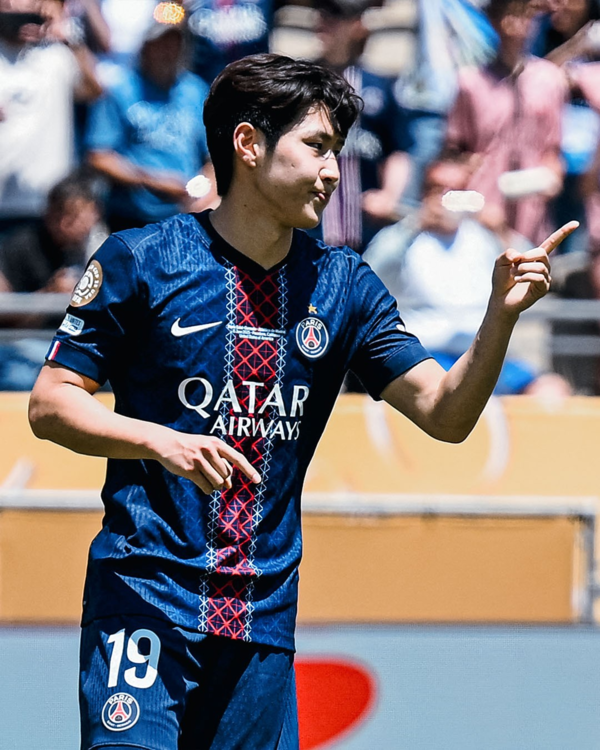'韓 최초 <b>클럽</b>WC 득점' <b>이강인</b>, 2차전도 벤치 출발...PSG-보타포구 선발...